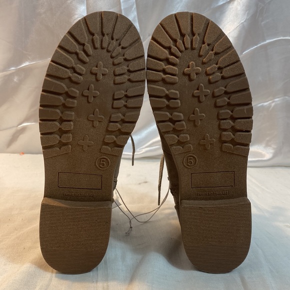 Cat&jack girls Taupe color boots size 5 new - Picture 4 of 4